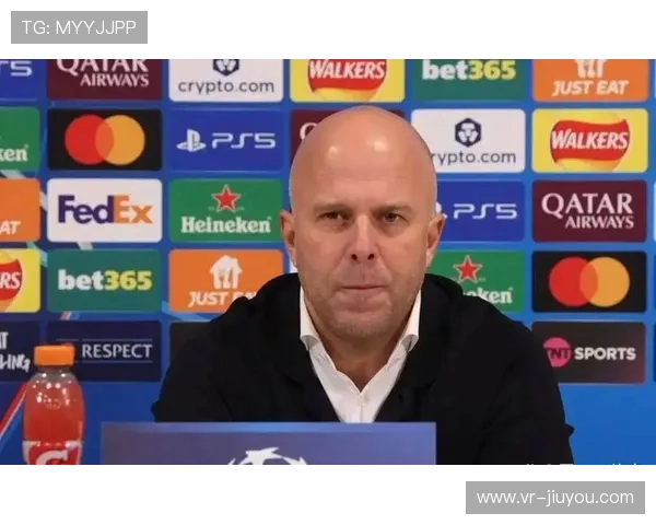 萨拉赫公开质疑主帅斯洛特,利物浦更衣室危机浮现