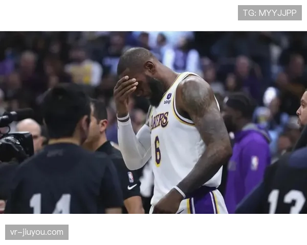 湖人队官方更新詹姆斯伤情，列为每日观察，大概率出战附加赛